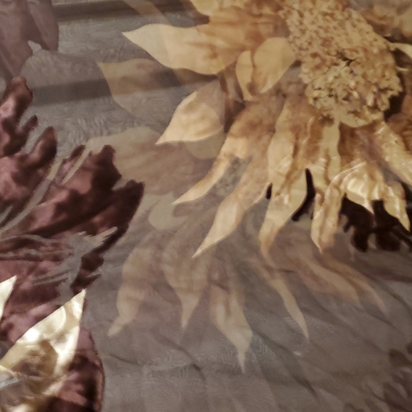 Donna Morgan sheer top - Picture 3 of 4